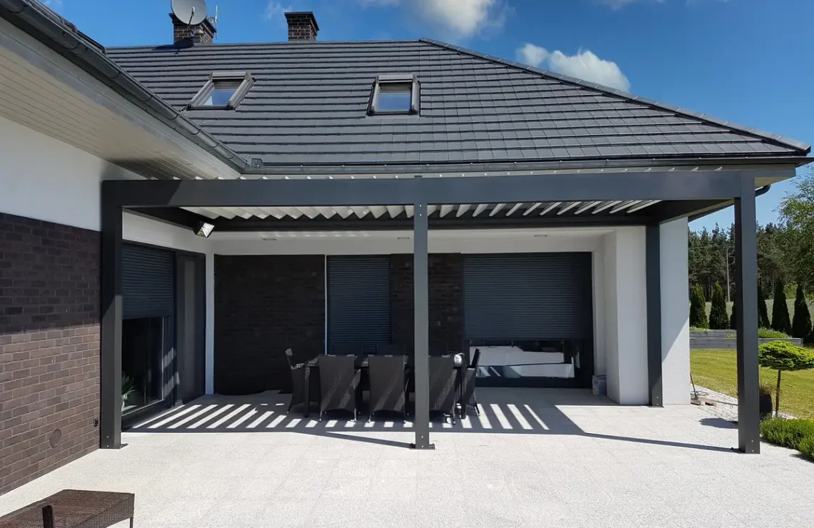 Bioklimatická pergola s naklápacími lamelami, Žilina 11