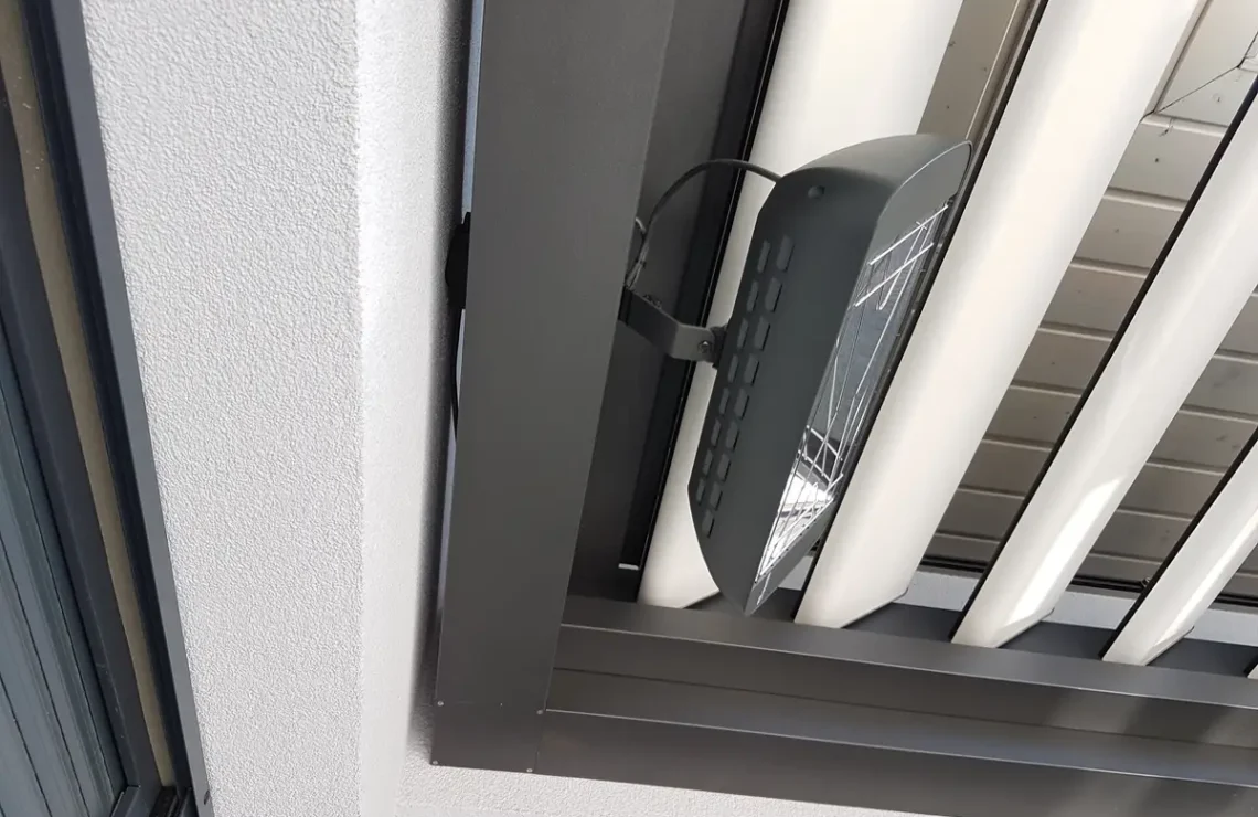 Bioklimatická pergola s naklápacími lamelami, Žilina 16