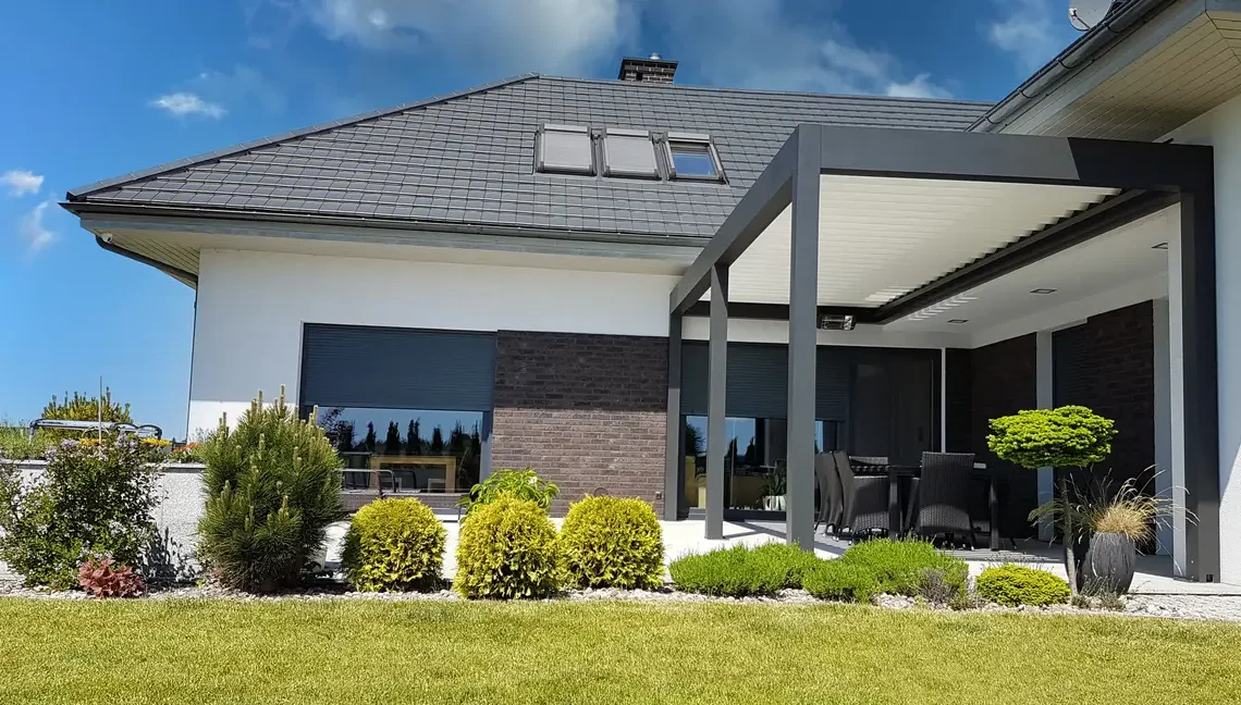Bioklimatická pergola s naklápacími lamelami, Žilina 7